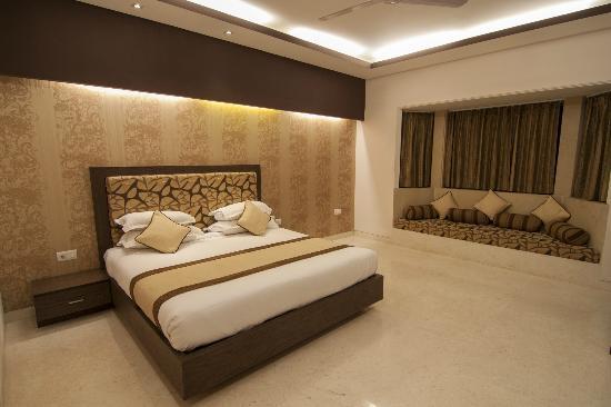 Golden Huts Resort